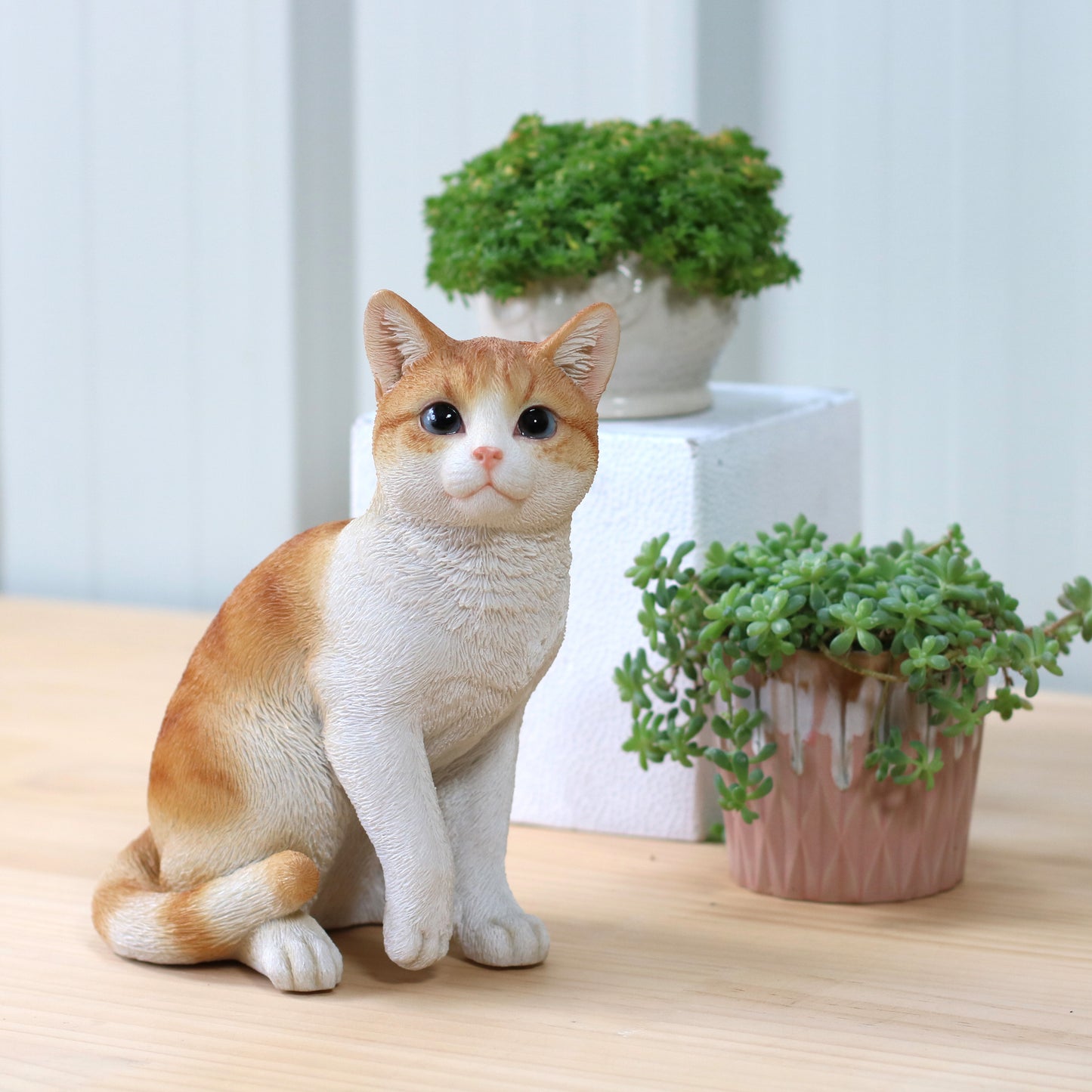右向きお座り茶トラ白猫(大)
