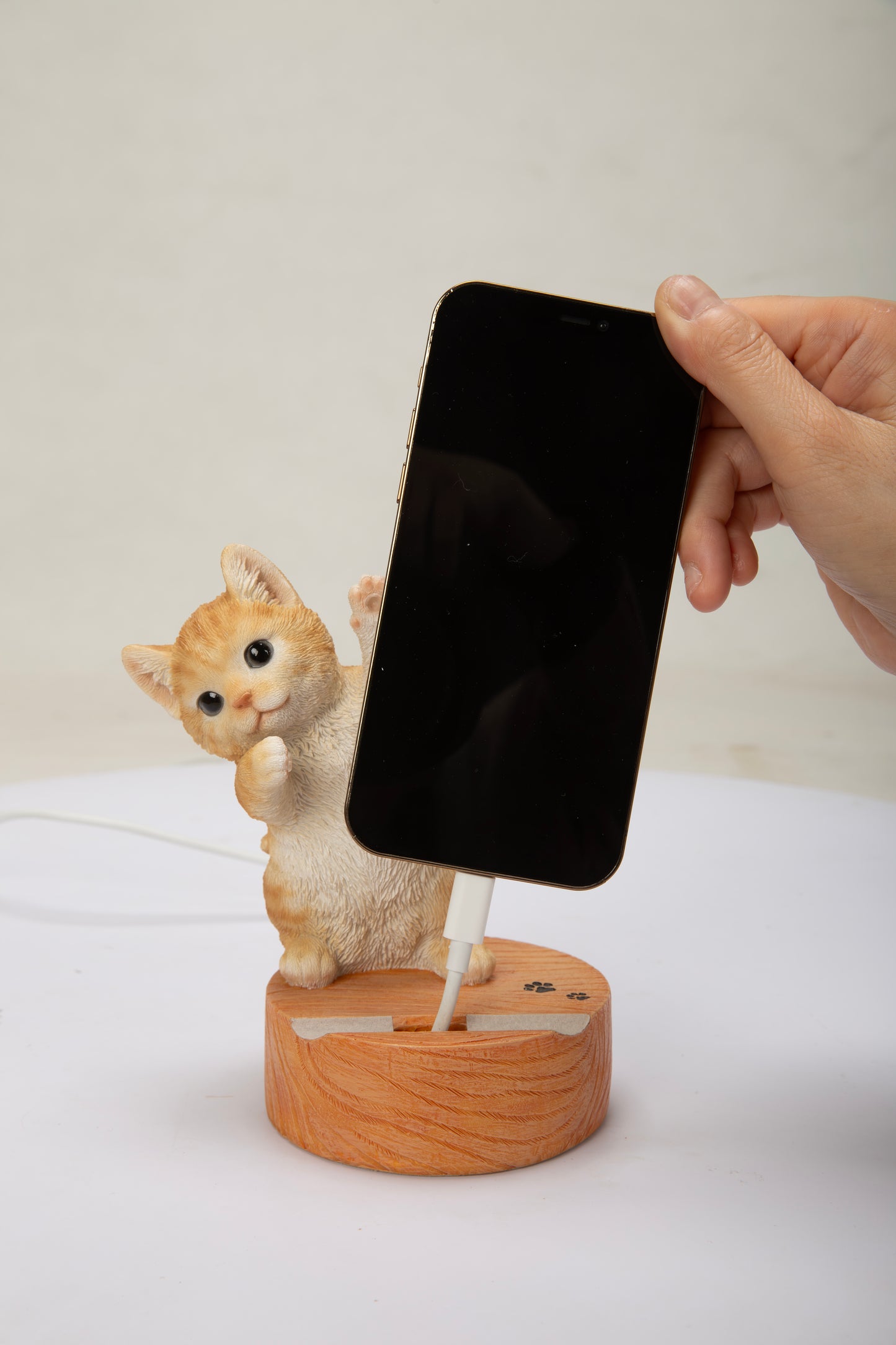 Dancing茶トラ猫のスマホスタンド