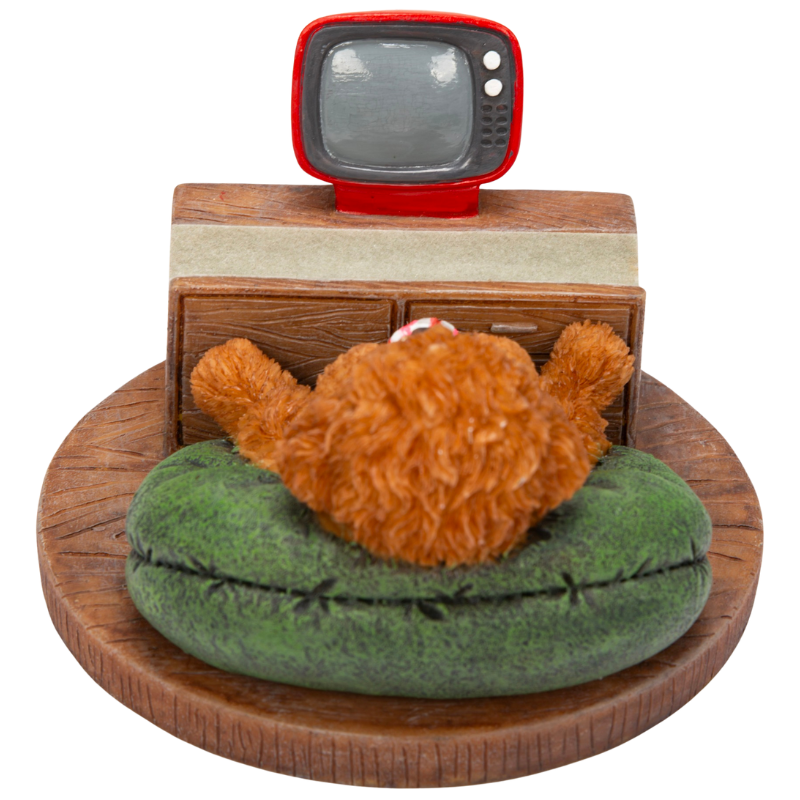テレビを見るトイプードル レッドスマホスタンド