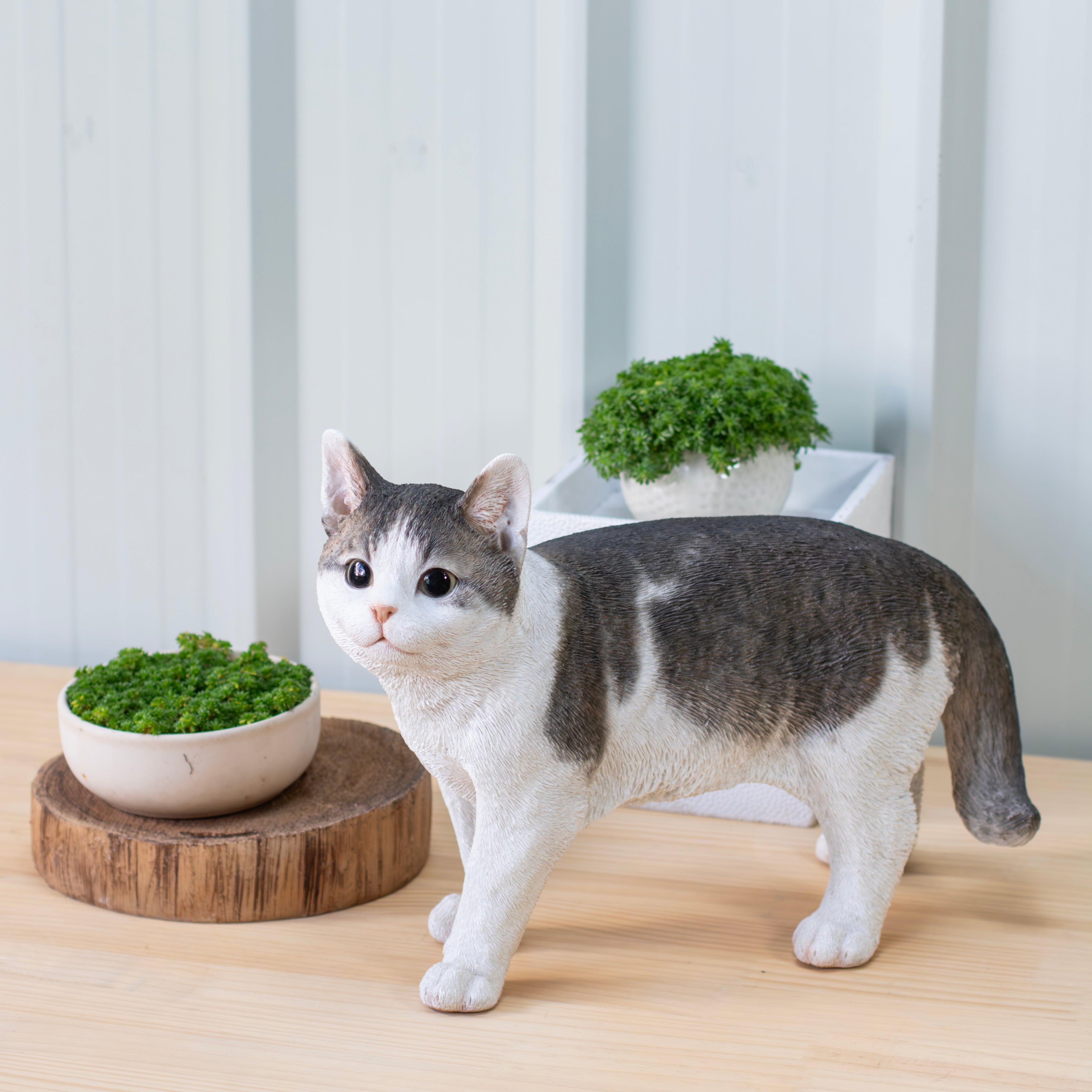 油絵 専用 嵐の訪れを伝える猫 サバトラ白ちゃん編