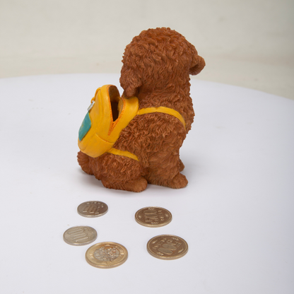 リュックを背負う トイプードル貯金箱